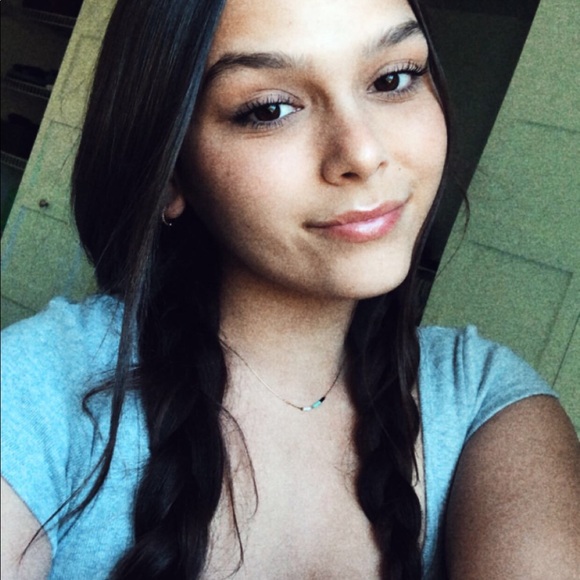 Meet your Posher, Julia - Picture 1 of 1